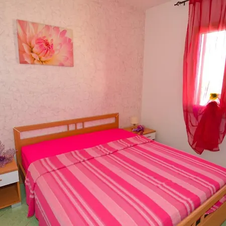 Apartment Ginestra 6 *